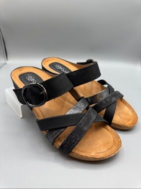 Eurosoft Genalyn Women's Black Slip-On Sandals with Buckle Accent, size 7.5